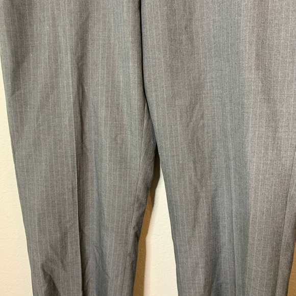 Men’s Banana Republic Pinstripe Trousers - Picture 3 of 8